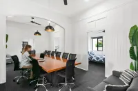 Redhill Cairns Living - Martyn St - 2-Star