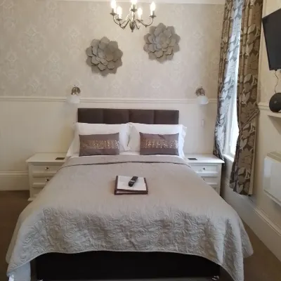 Sunflower Lodge Hotels near Bridlington Priory, Church