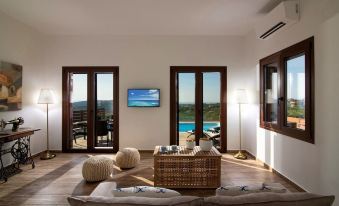 Luxury Villa Malvasia with Seaview and Heated Pool
