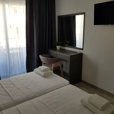 Les Palmiers Petrou Apartments Hotels near Larnaca Medieval Castle
