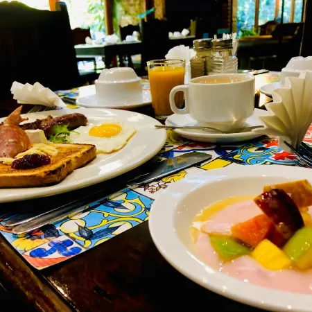 Shangri-La Country Hotel & Spa