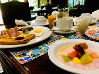 Shangri-La Country Hotel & Spa - breakfast
