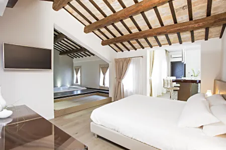 Borgoleoni 18 - Room and Breakfast Отели в г. Феррара