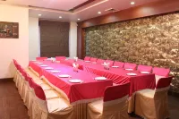 Hotel Leela Grande