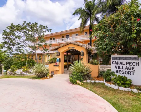 Cahal Pech Village Resort Hotels in San Ignacio
