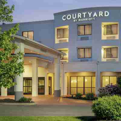 Courtyard Kingston Hotel Exterior