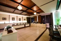 Hotel Majestic Grand - breakfast