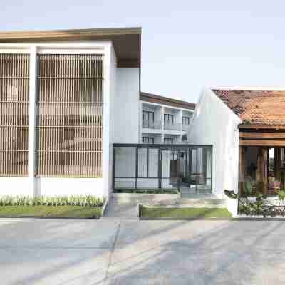 สุขโฮเทล Hotel Exterior