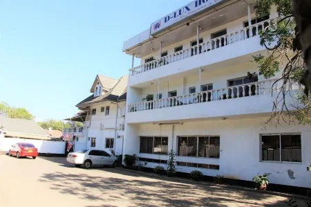 Dlux Hotel Отели в г. Накуру