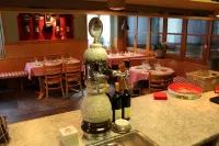 Alpenrose Hotel and Gardens - 조식 운영