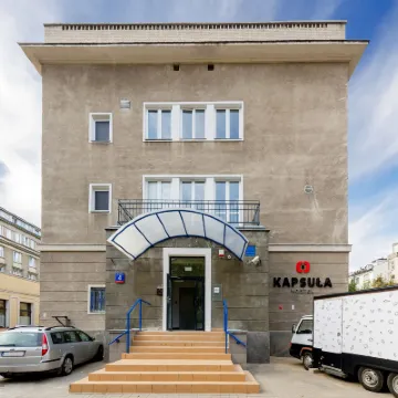 華沙卡普蘇拉青年旅館 鄰近克拉科夫郊區街的酒店