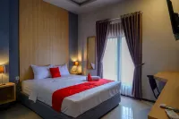 RedDoorz Syariah @ Jalan Sultan Agung Tegal Hotels in East Tegal