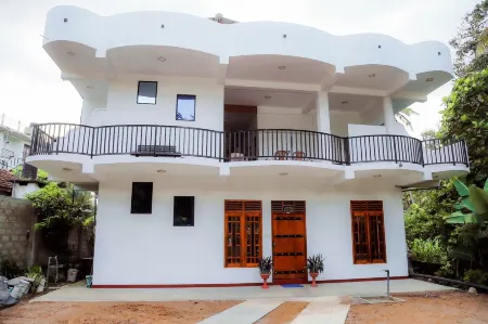 Lotus Grand Rest Отели рядом со станцией Mirissa Railway Station