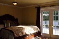 Hekate's Retreat Hotels in North Coast