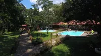 Pulhapanzak Waterfalls Cabins - Pools