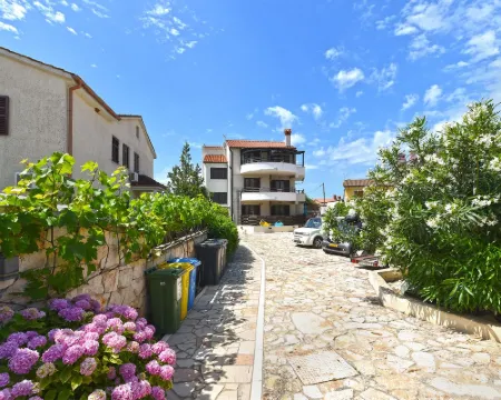 Apartment 1787 Hotels in Peroj