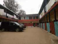 Rokas Hotel - parking