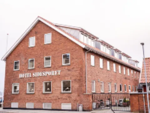 Hotel Sidesporet Hotels in Holbaek