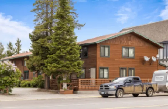 Otter's Den Hotels in 