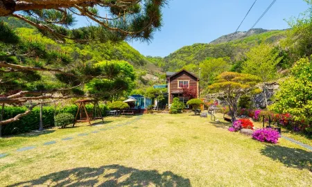 Miryang Pine Tree Pool Villa Pension
