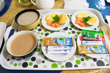 Exotic Palace Hotel Отели рядом с достопримечательностью «Tema Cocoa Processing Company (CPC)»