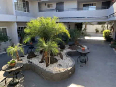 Skyways Hotel Hotels near LAX Area