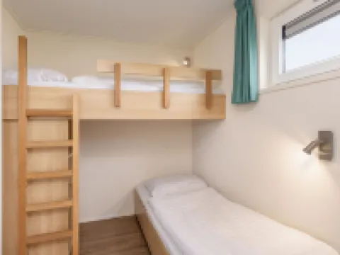 Modern Lodge with Two Bathrooms, Near the Beach Hotels in Callantsoog