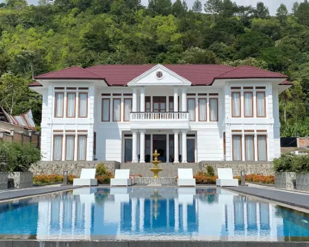 Toba Retreat Mansion and Villas Hoteles en Simanindo