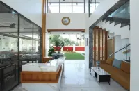 Sandhya Manohar Beach Resort, Hotels in Akshi