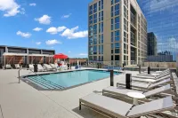Global Luxury Suites at Town Center - Pool