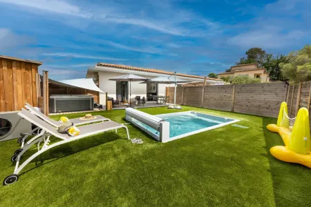 Gîtes Domaine de la chapelle Отели в г. Ле Бар-Сюр-Луп