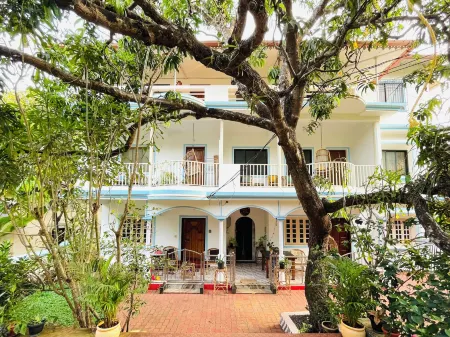 Aamra Ghar Отели в г. Мандрем