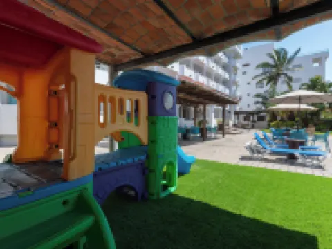 Torreblanca Beach Hotel and Suites Guayabitos - Desayuno y Comida Incluido Hotels in Compostela
