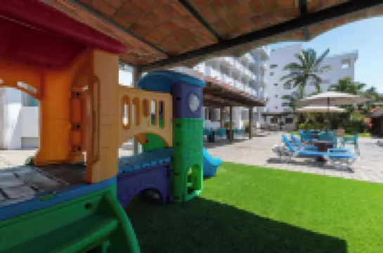 Torreblanca Beach Hotel and Suites Guayabitos - Desayuno y Comida Incluido