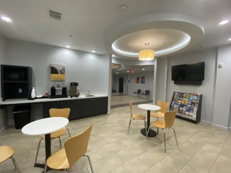 Studio 6 Suites Texas City, TX – I-45 South