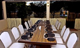 Hotal Royal Restaurant and Bar