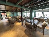 Mt. Plaisir Estate Hotel - Breakfast