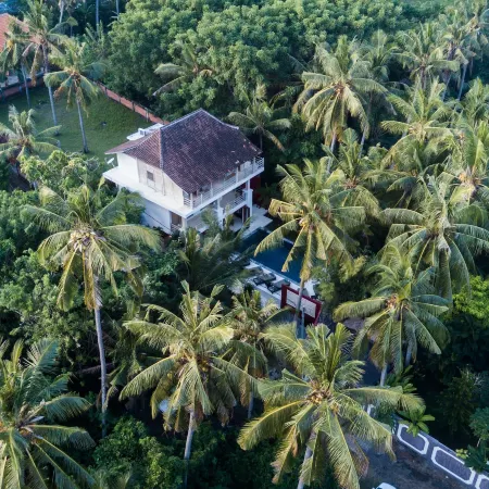 Casa Mimba - Seaview Private Pool Villa Padangbai Отели рядом с достопримечательностью «Пляж Блю Лагун»