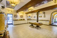 Tembo Palace Hotel - Pools
