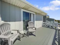 Shoreline Townhomes #10 - 2 Br Townhouse by RedAwning