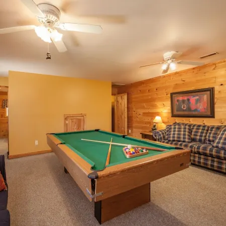Sleepin' Inn 2 Bedroom Cabin by Redawning