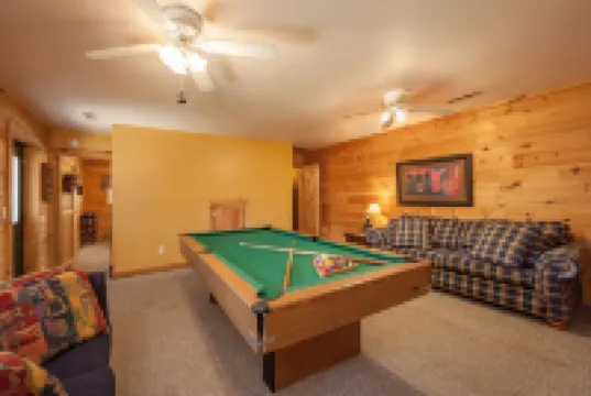 スリーピン イン 2 ベッドルーム キャビン バイ レッドオーニング