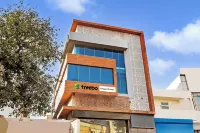 Treebo 雅緻宮殿 德瓦卡莫尔附近的飯店