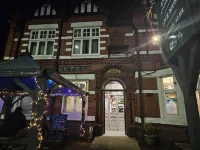 The Railway Hotel Hotels near Wybunbury Tower