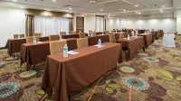 Holiday Inn Express & Suites Wyomissing Hotels in Reading