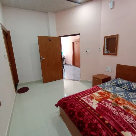 Hotel Saraswati Atithi Bhawan Vrindavan