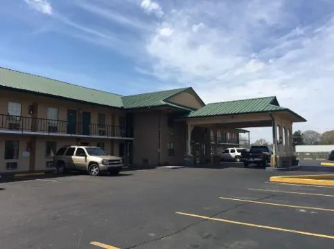 Regency Inn & Suites فنادق في ميلينغتون