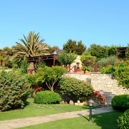 Ada Bacchus Hotel