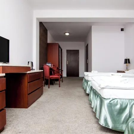 Hotel Bella Vista Warszawa Отели рядом с достопримечательностью «Вавер»