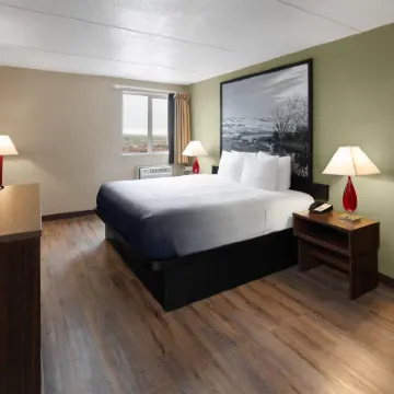 Super 8 by Wyndham Colo. Sprs. Garden of the Gods Hotels near TheatreWorks